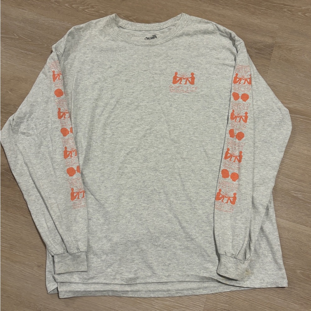 Gray oversized long- sleeve t-shirt
